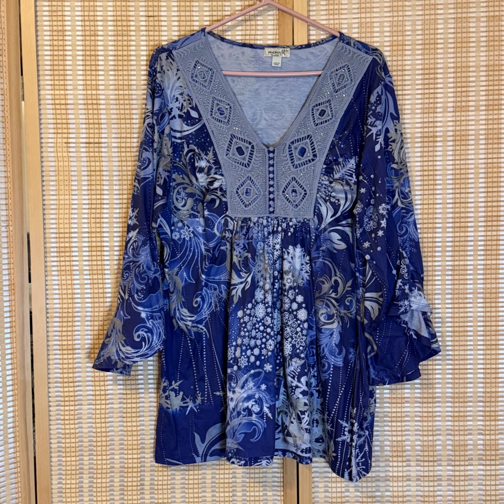 One World Live and Let Live Blue Snowflake Print Tunic Bell Sleeve Top 2X Boho